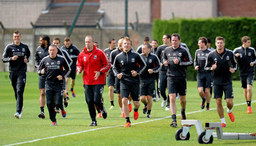 韩足晚报（2025.11.10）洪明甫如何化解最大危机