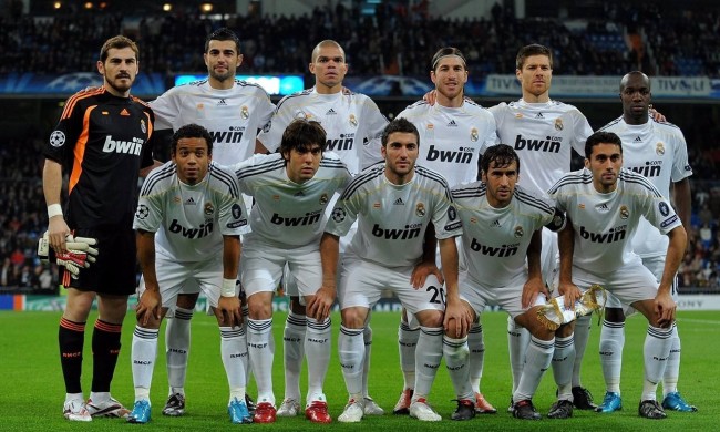 前锋单场两助攻一进球，表现全能