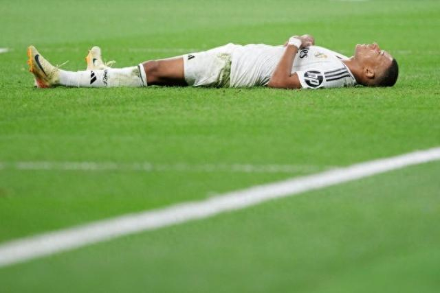 李磊：国安原本有夺得双冠的机会，配得上足协杯冠军荣誉（李磊：国安曾握双冠良机，足协杯冠军当之无愧）