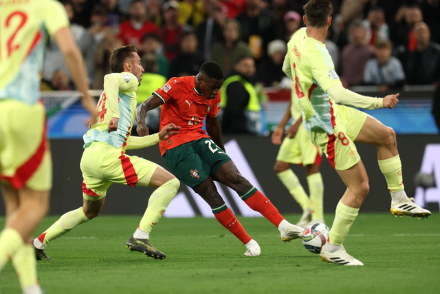 阿根廷强势晋级淘汰赛