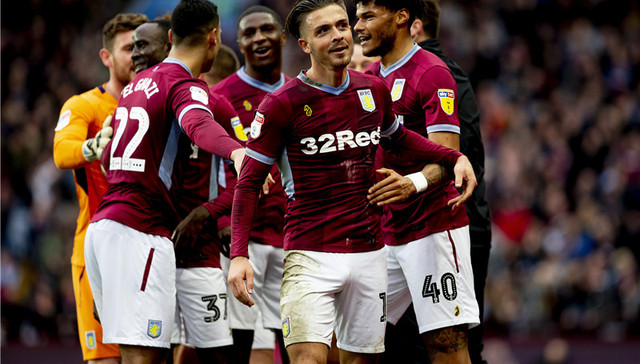 曼联主场迎战西汉姆联，两队均形势不佳，曼联有望取胜。