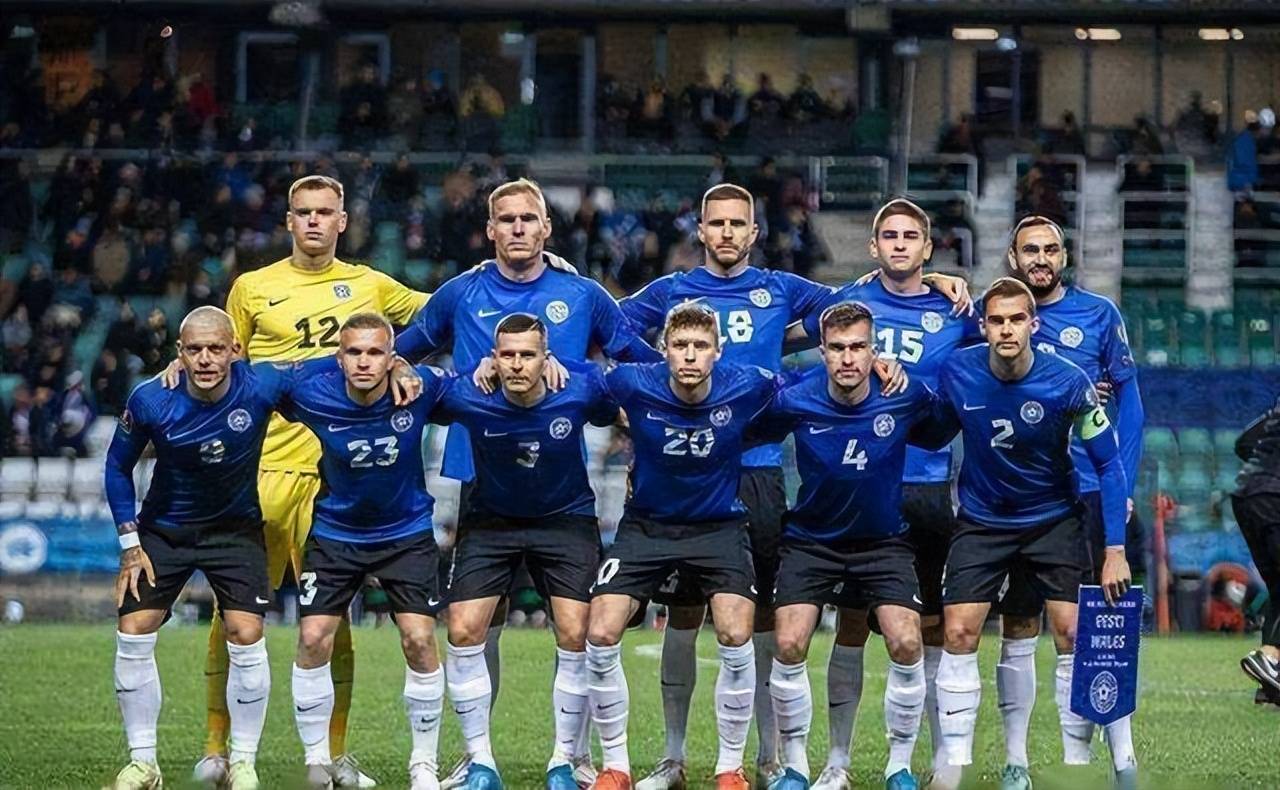 新华社：回顾中国足球这一年，国足沉浮与“城超”燎原（新华社：一年看中国足球——国足起落，“城超”火遍全国）