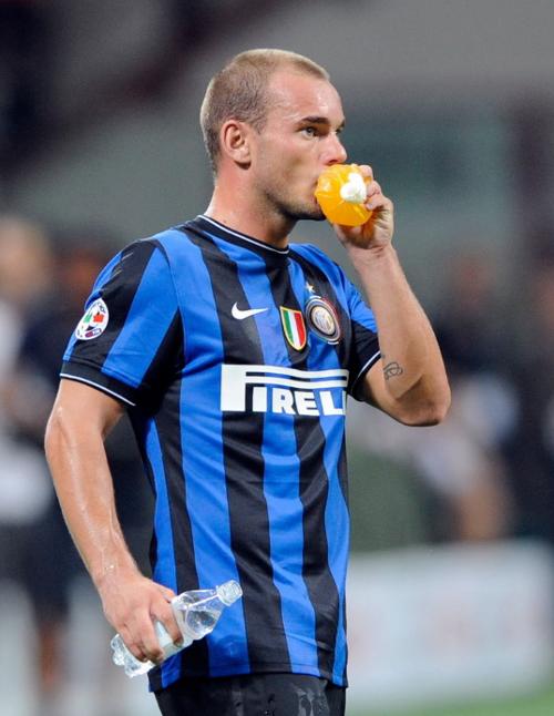 重庆两江新区十联屏打出多个宣传语，庆祝重庆铜梁龙冲超成功