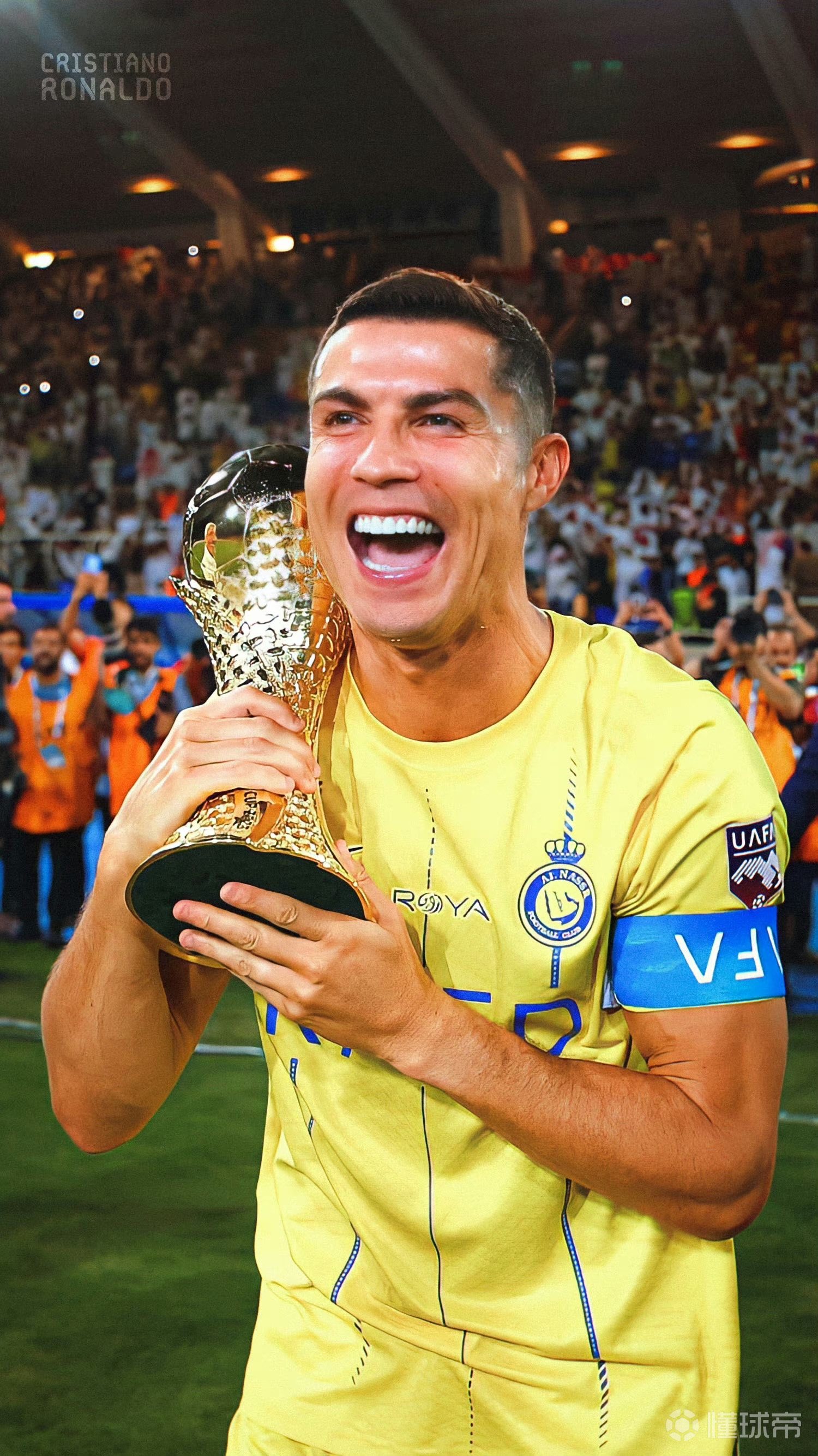 带队三连冠 校史得分王！火花球员里奇亚·杰克逊高中5号球衣退役（率队三连冠并加冕校史得分王，火花球员里奇亚·杰克逊高中5号球衣正式退役）