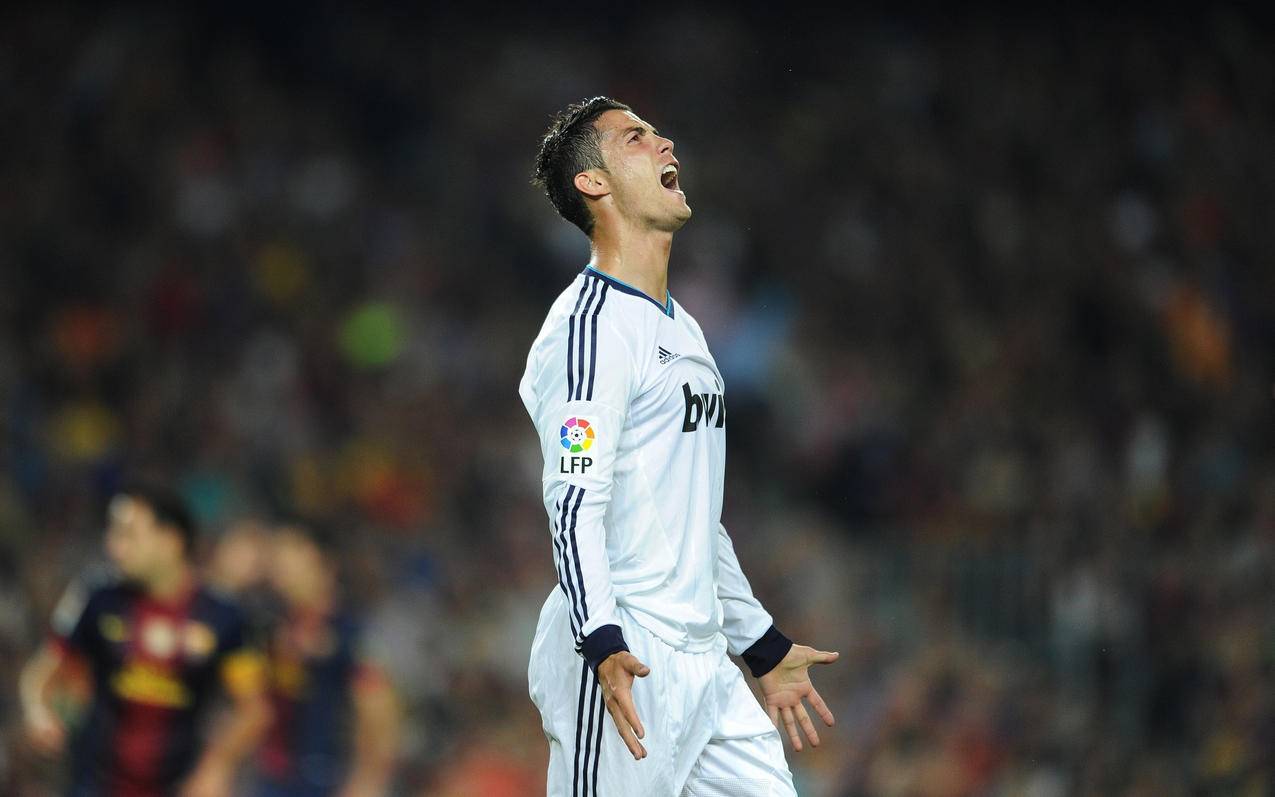 17岁273天联赛单场传射，拜仁小将卡尔超越同期姆巴佩和亚马尔（17岁273天完成联赛传射，拜仁新星卡尔压过同时期姆巴佩、亚马尔）