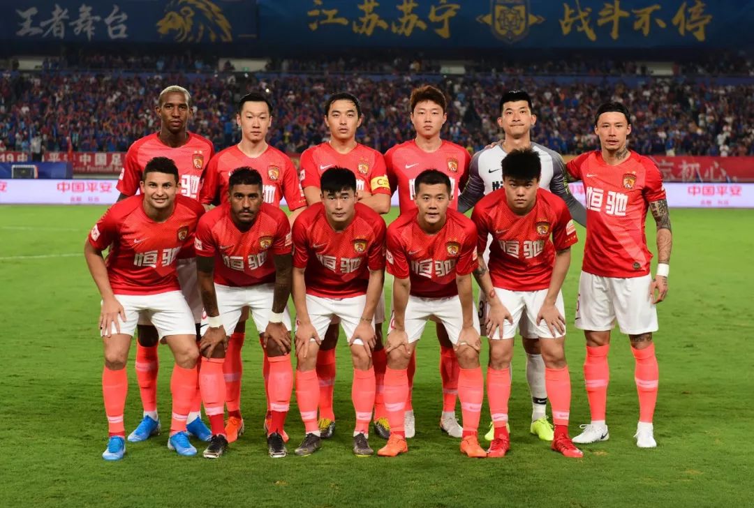 手感很一般！杜智博半场5中1仅拿4分1助 正负值-21暂时最低（手感不佳，杜智博半场5投1中仅4分1助，正负值-21暂列最低）